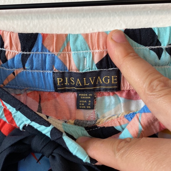 P.J. SALVAGE rayon tropical print pajama shorts size small - Picture 4 of 5